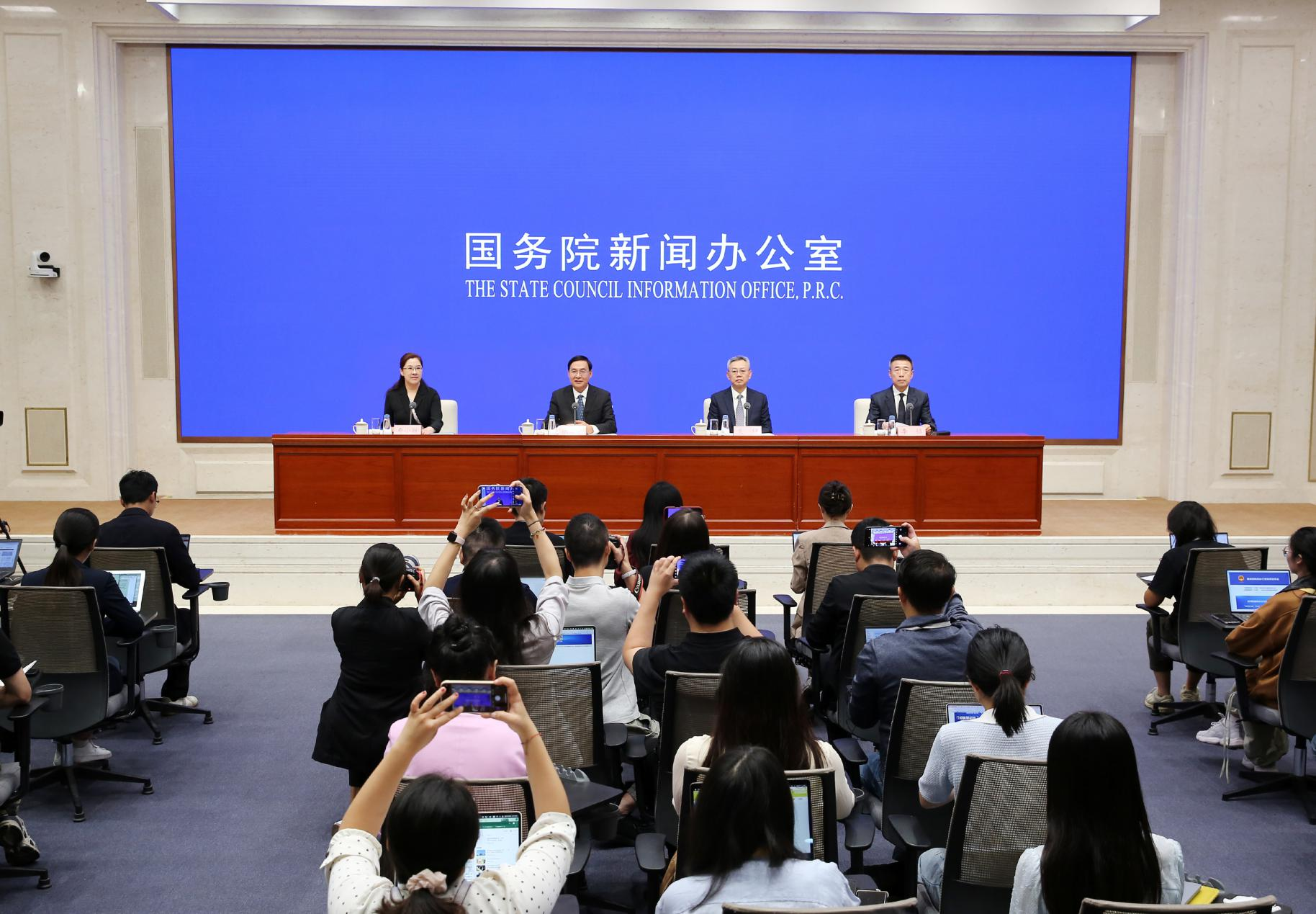 张玉卓、、、国资、、、央企、、、国资委、、、书记、、、主任、、、国企、、、企业刷新